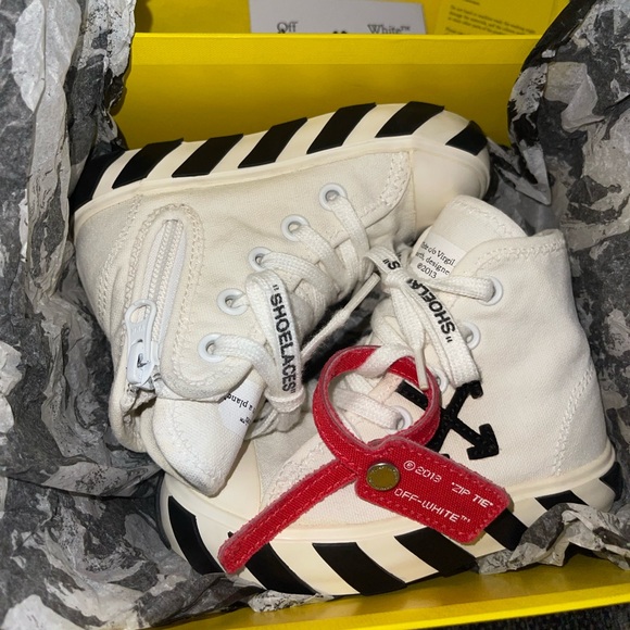 Off white size 24 toddler unisex. - Picture 4 of 6